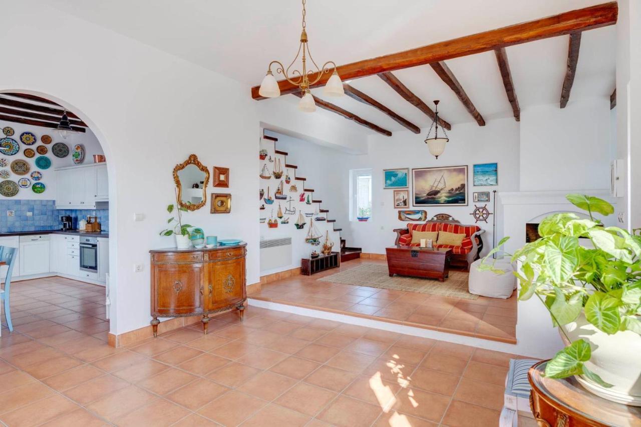Cycladic Aura - Traditional Holiday Cottage 菲尼卡斯 外观 照片